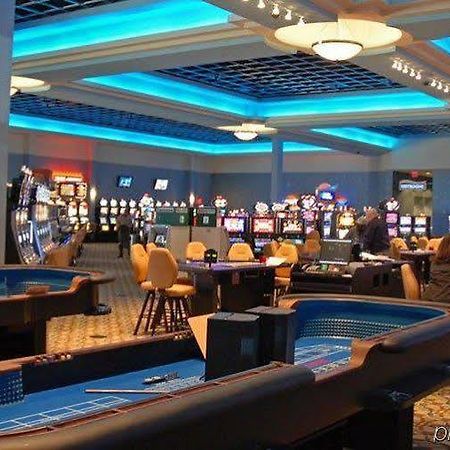 Riverwalk Casino Hotel Vicksburg Exterior photo