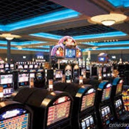 Riverwalk Casino Hotel Vicksburg Exterior photo